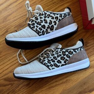 Leopard Print Casual Sneakers